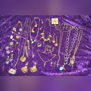 Unique Vintage Gold and Silver Jewelry Set. Lot #39